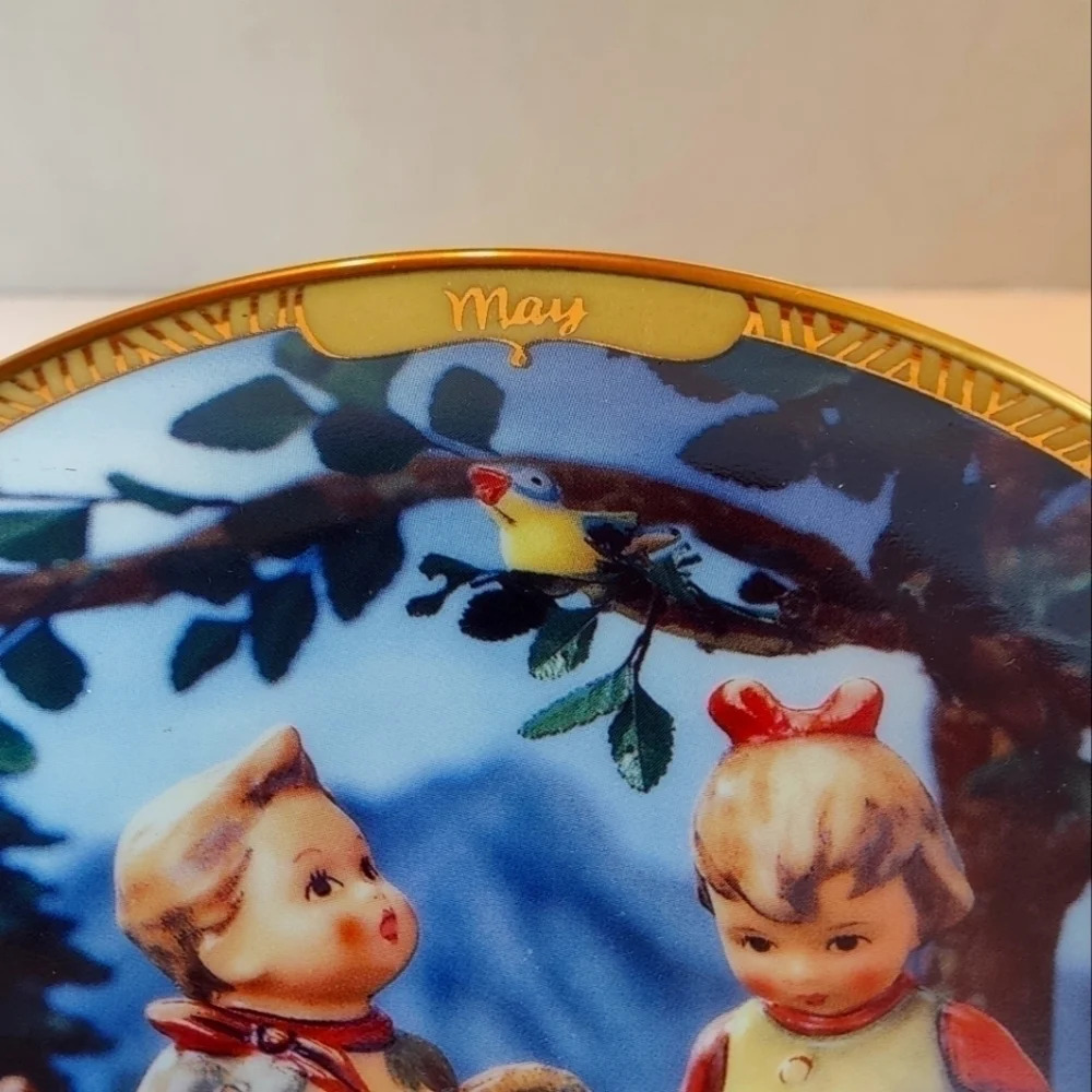 Hummel Seasons Of Joy Plate, 1999 Bradford Exchange, May - Picture 2 of 3